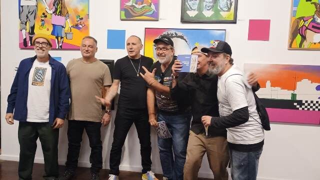DeLone e os amigos artistas na exposição